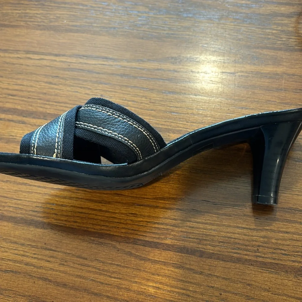 Aerosoles Leather Heels - Picture 5 of 12